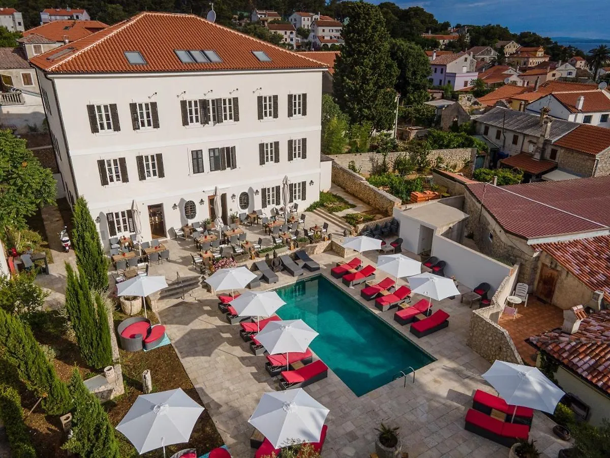 Dolphin Suites Veli Lošinj 4*,